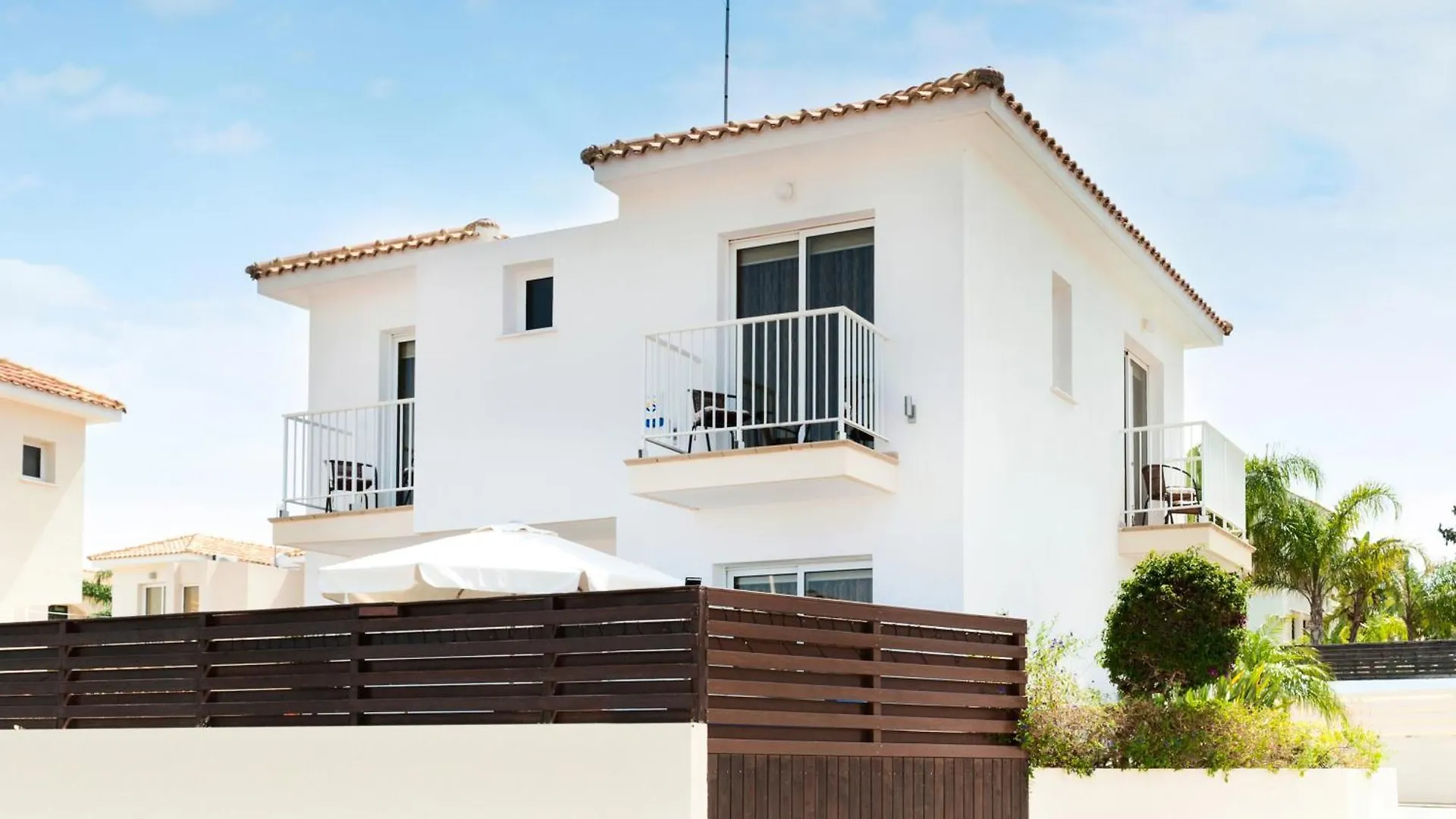 Villa Icarus In The Heart Of Protaras